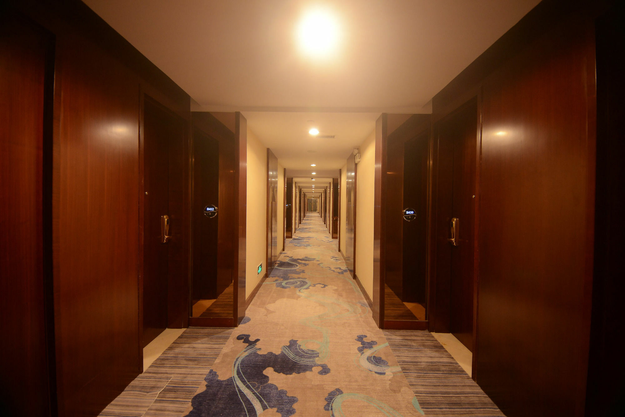 מלון Ramada Shenzhen Baoan מראה חיצוני תמונה